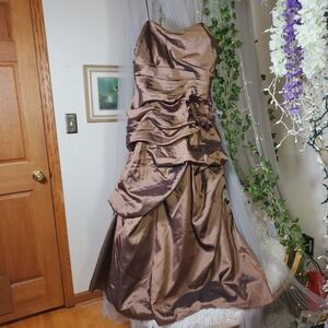 Formal Evening Prom Gown Dress Watters & Watters Size 10 Brown Ruched Mermaid